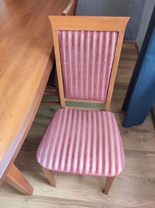 Sprzedam stół z krzesłami