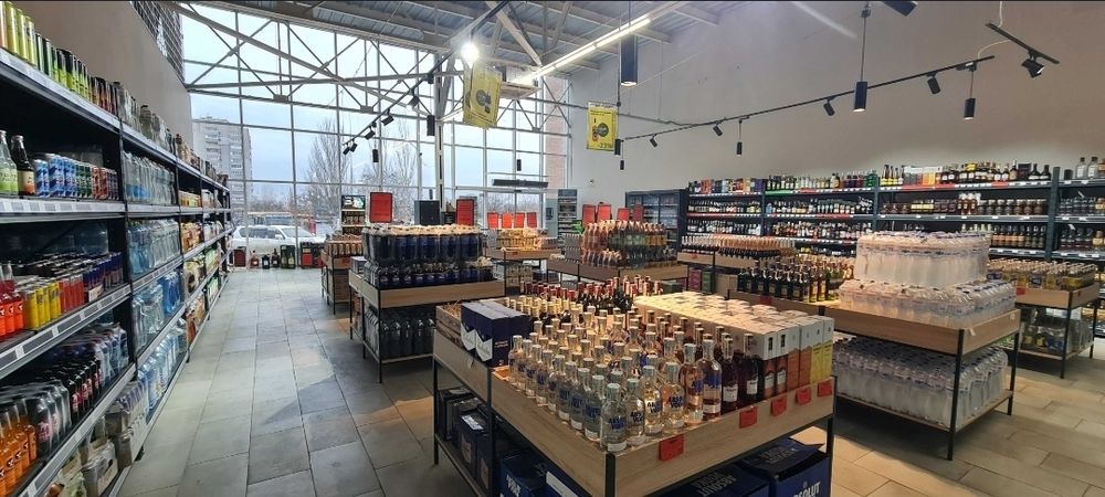 Фасадное помещение по Космонавтов возле АЗС ОККО 200м 47000грн