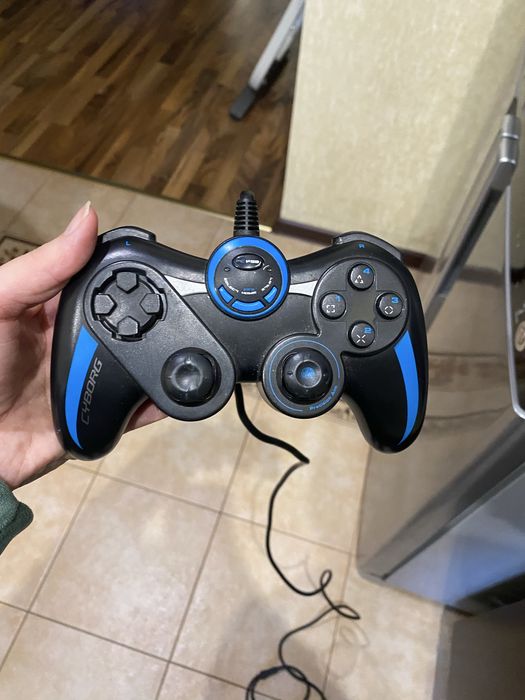 Продам игровой джойстик