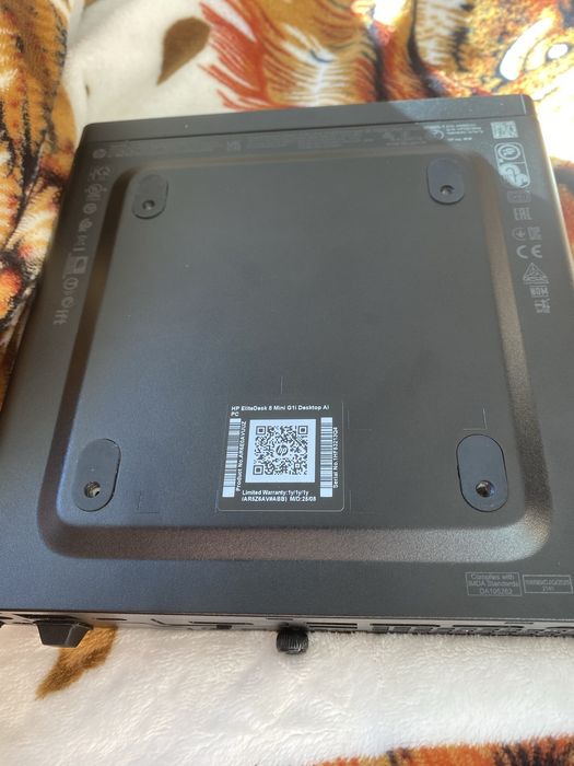 HP elitedesk 8 mini G1i desktop AI PC ( ultra 7 )