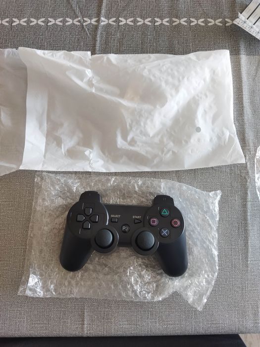 Comando Sony PS3 novo ( 1 preto, branco vendido) a estrear na embalage