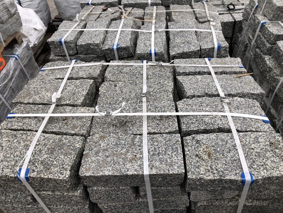 Palisada granitowa szara surowo łupana 10x20x40 obrzeża krawężnik