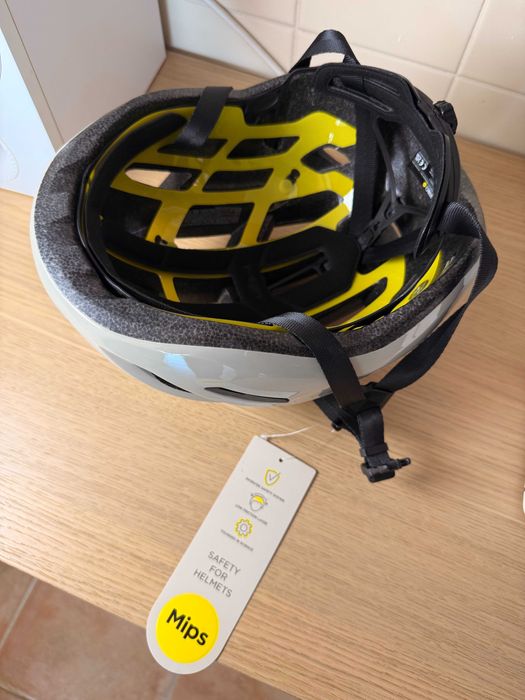 MET Vinci MIPS – Helmet/capacete de estrada/gravel