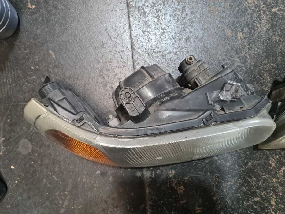 Farois esq e drt Land Rover Freelander usados