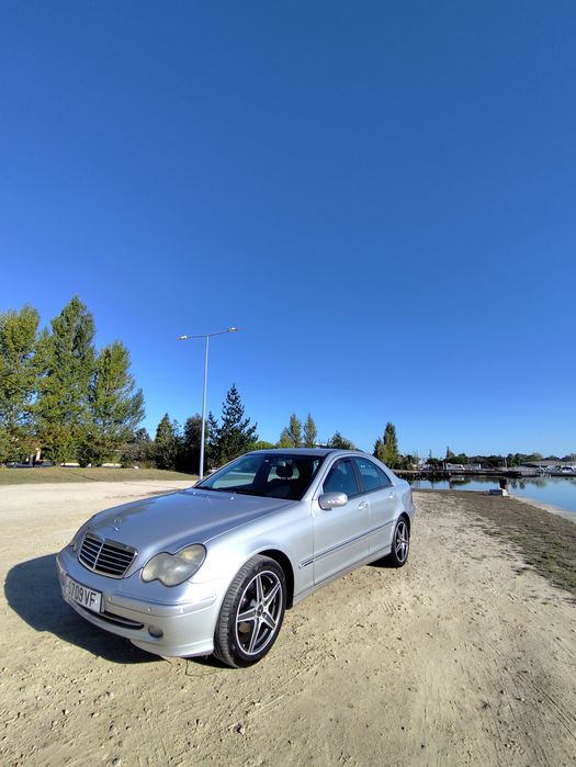 Mercedes-Benz C220
