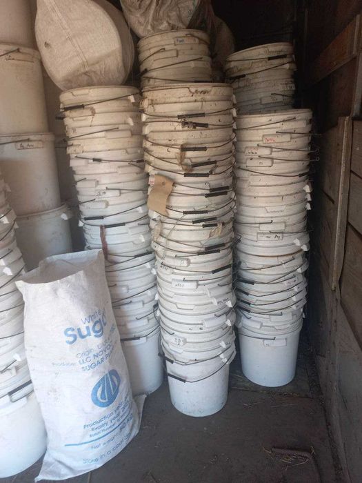 Продам ведра 20л с под меда