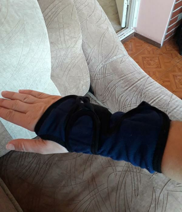 Синя пов'язка на руку