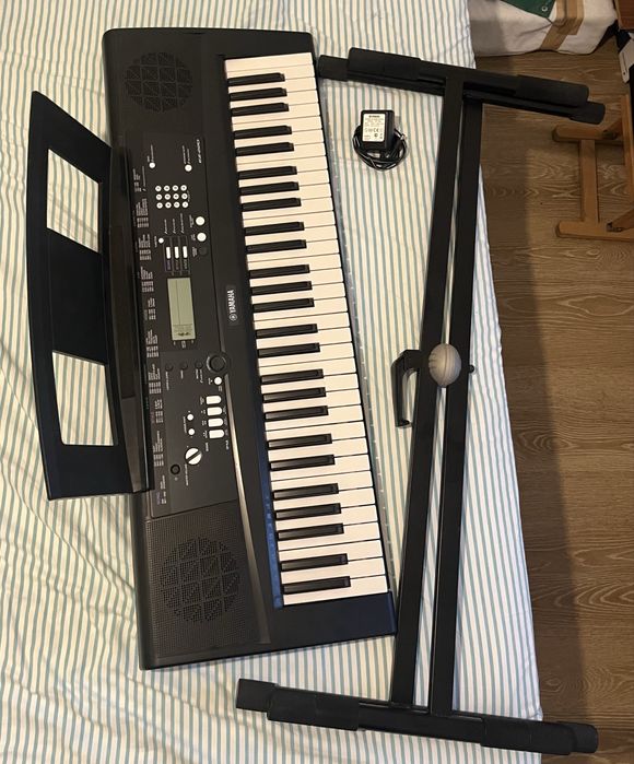 Teclado - Yamaha EZ-220