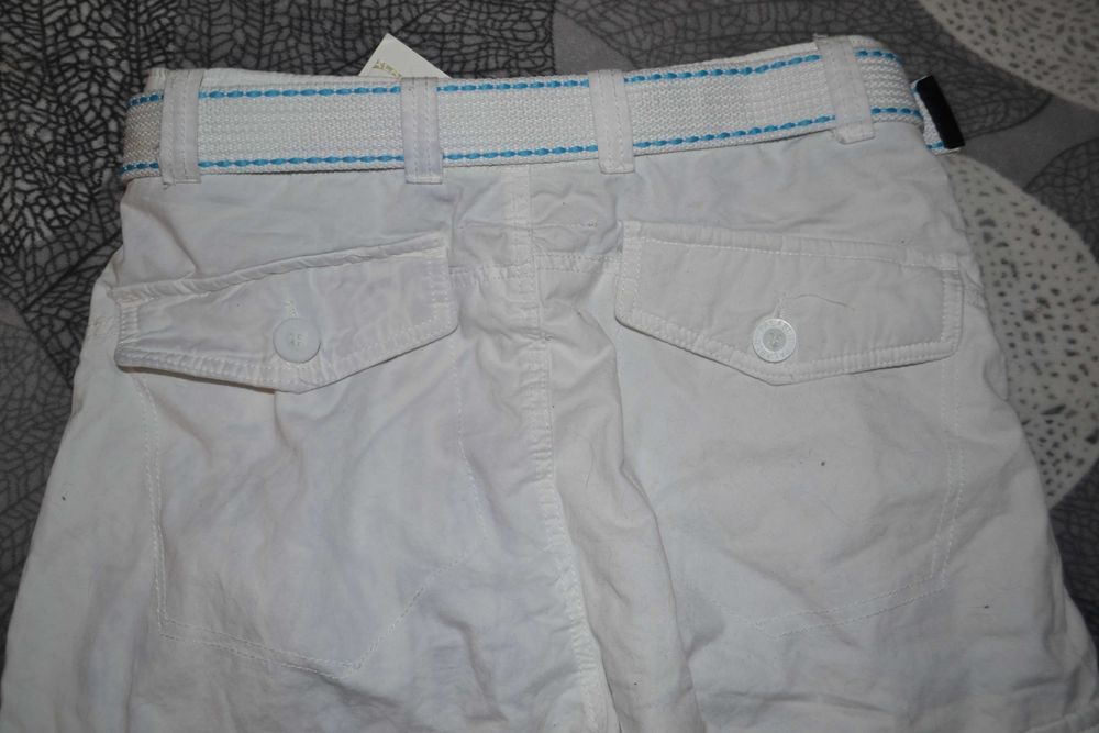 nowe szorty z paskiem, rozmiar L