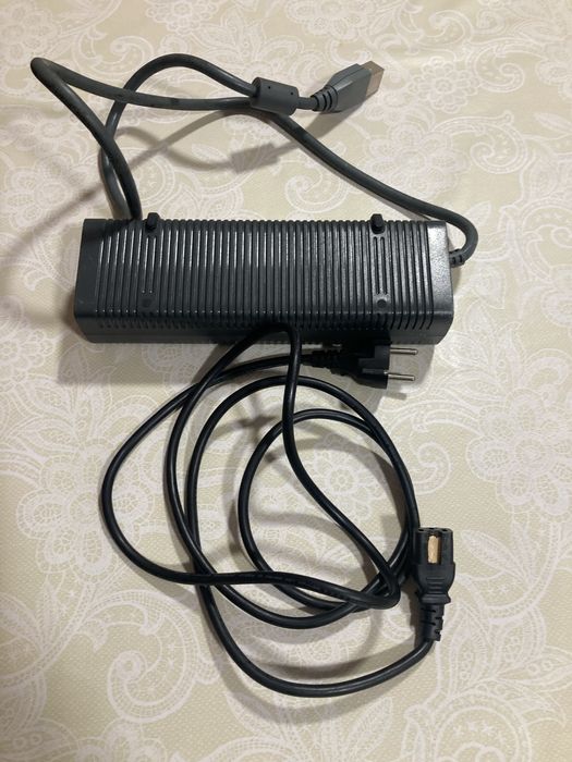 XBox 360 Premium para peças c/2 comandos + jogos + wifi + cabos