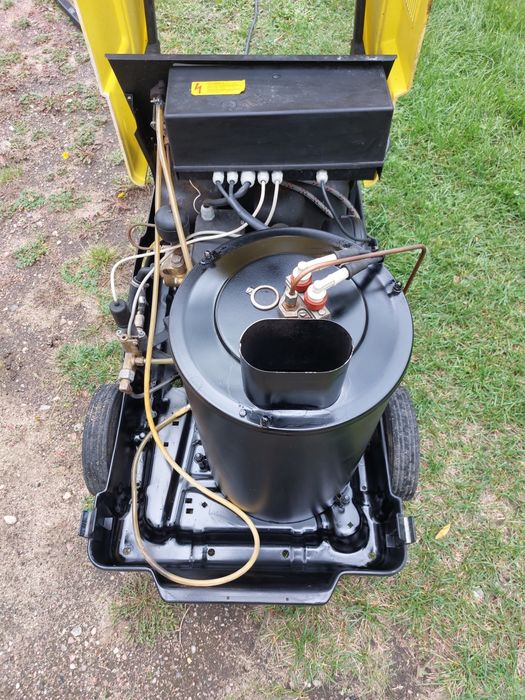 Sprzedam karcher na gorącą wodę