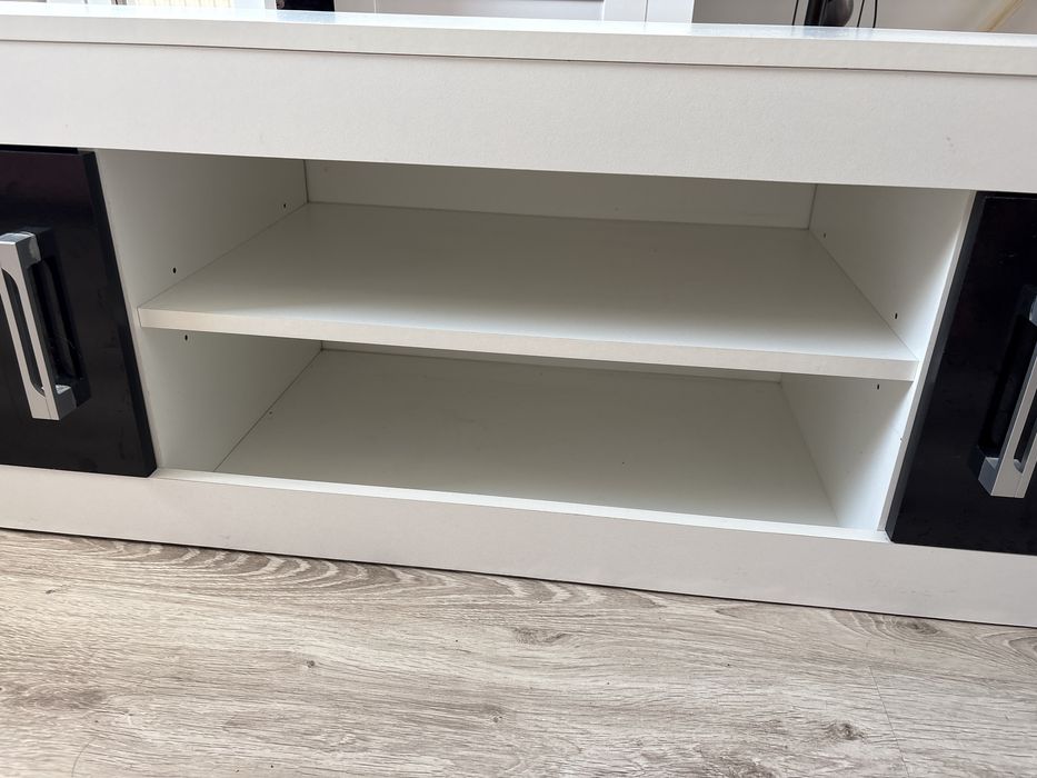 Komoda pod telewizor