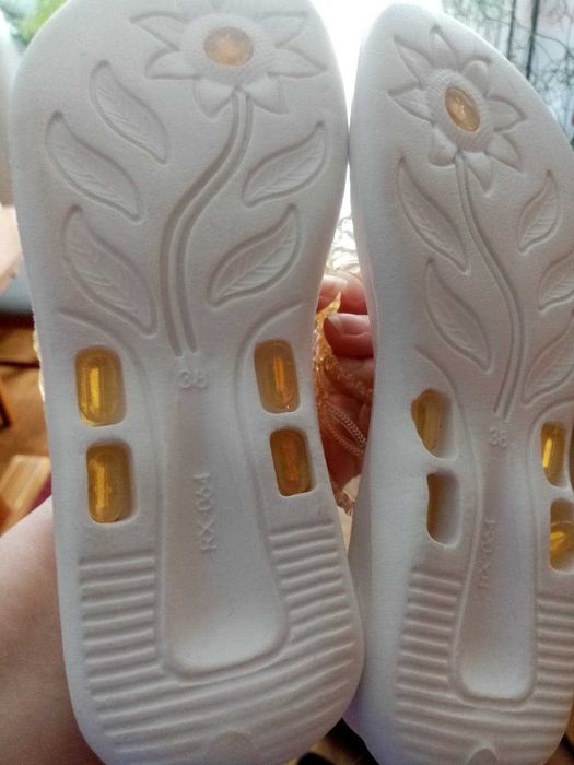 buty damskie klapki