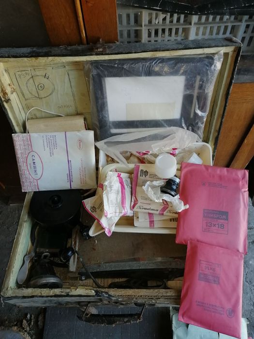 Фотоувеличитель винтажный,принадлежности для печати фотографий.