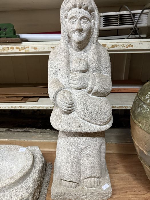 Santa em Pedra como nova