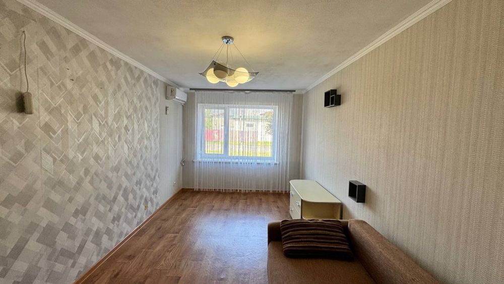 Продаж 1 кімнатної  квартири з гаражем.