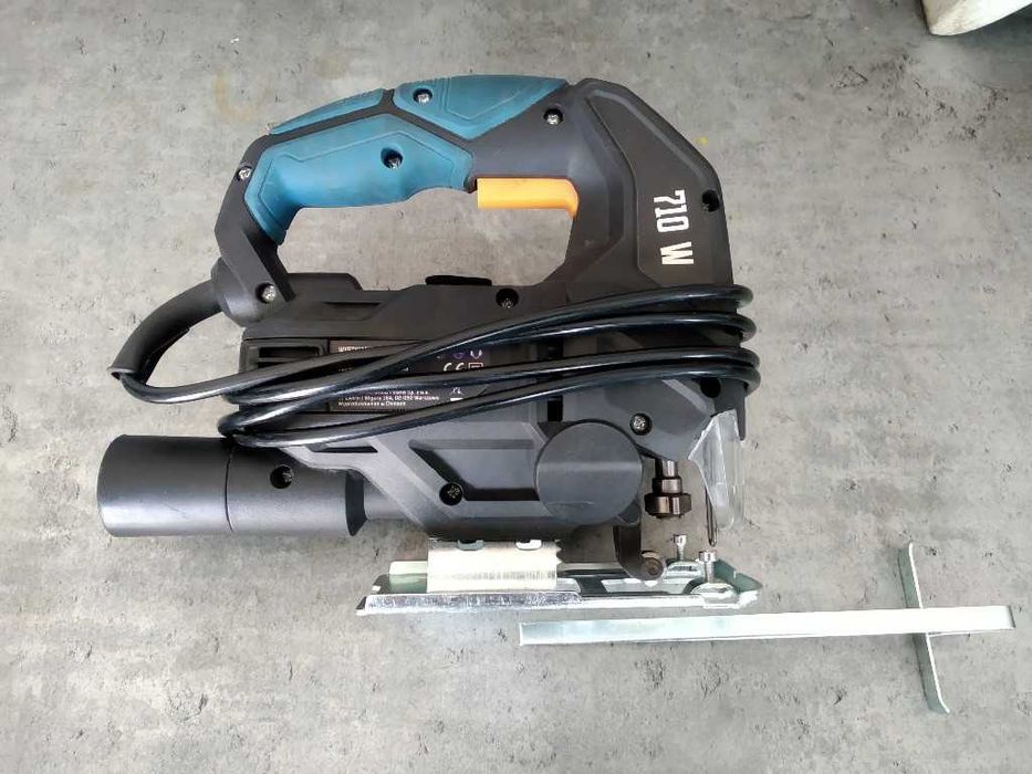 wyrzynarka 710 Watt