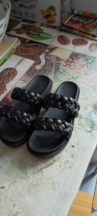 Klapki damskie czarne