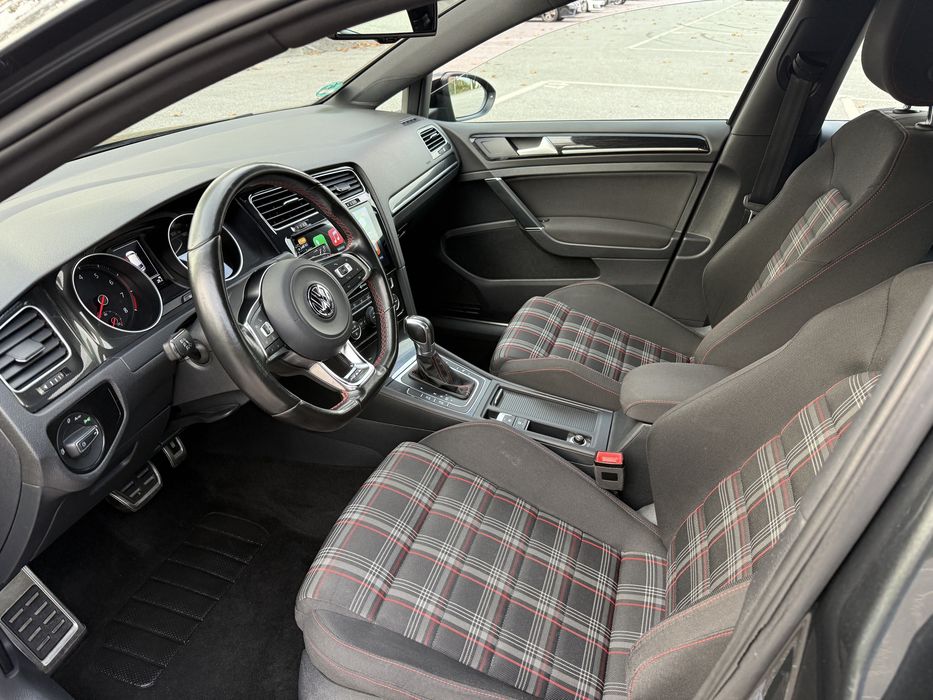 Volkswagen VII Golf GTI