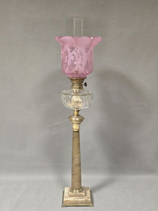 Kolumnowa lampa naftowa  styl wiktoriański  przełom XIX/XX w.