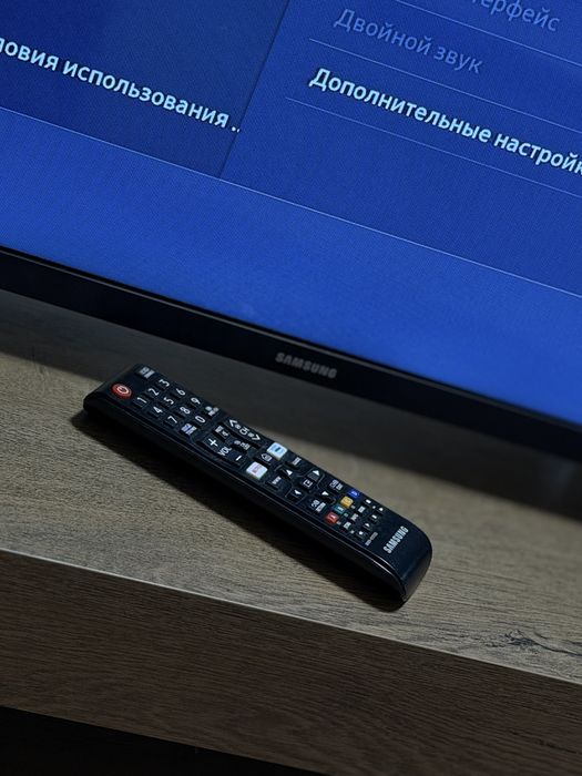 Продам телевизор Samsung  32” Smart TV