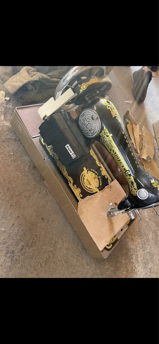 Машинка швейная