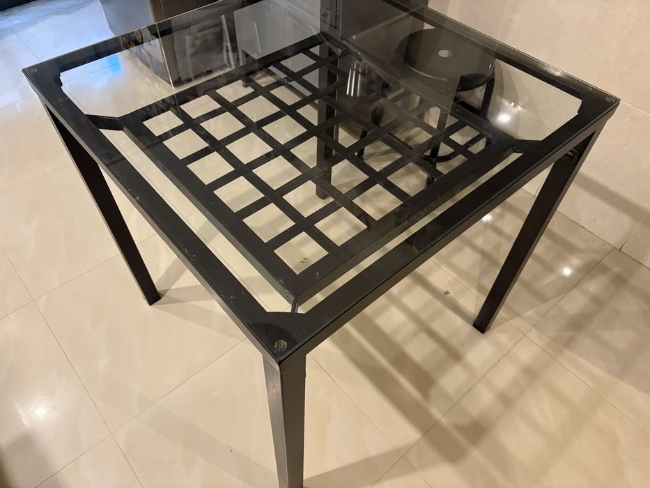 Mesa Granas em ferro Ikea