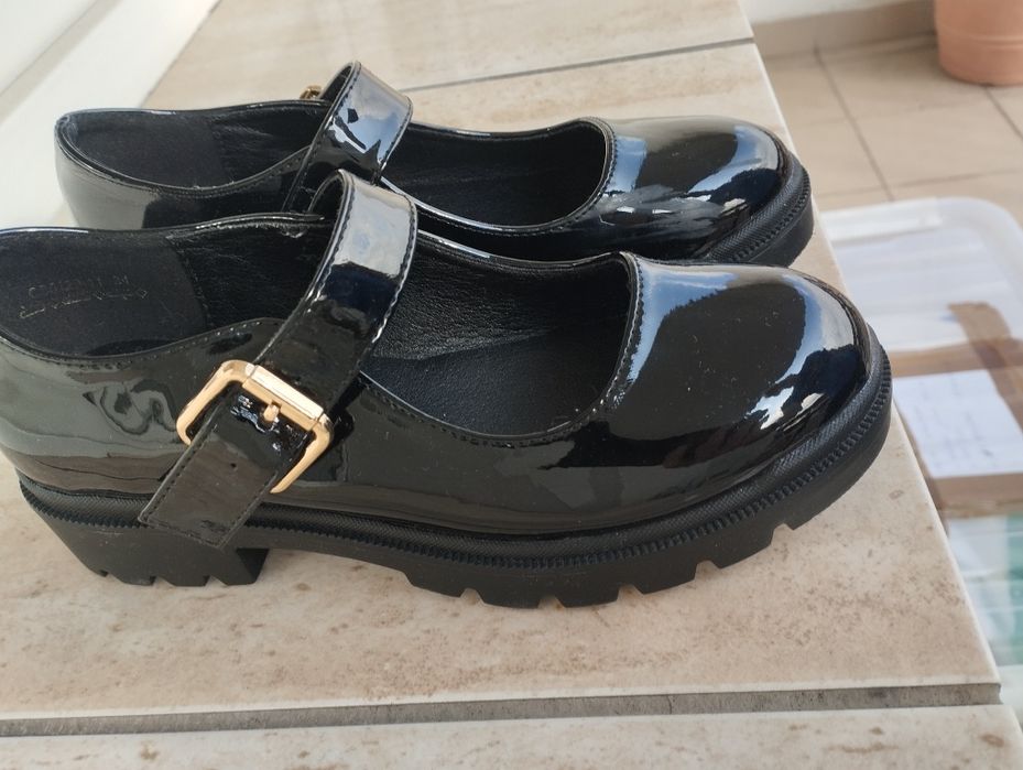 Buty na koturnie