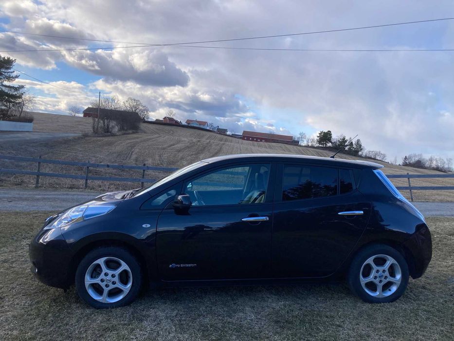 Nissan Leaf 24 KWt, рідний пробіг, 12 палок, тепловий насос, без ДТП