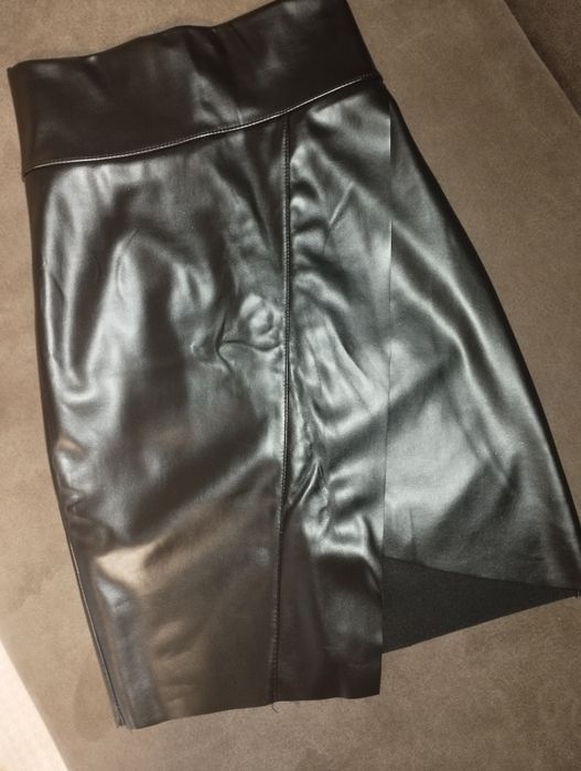 Шкіряна спідниця