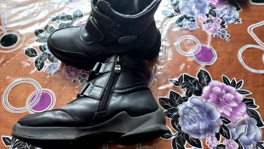 Детские ботинки  .