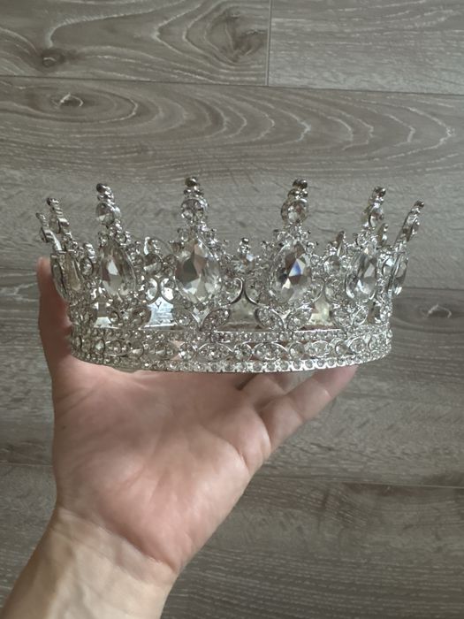 Серебристая корона