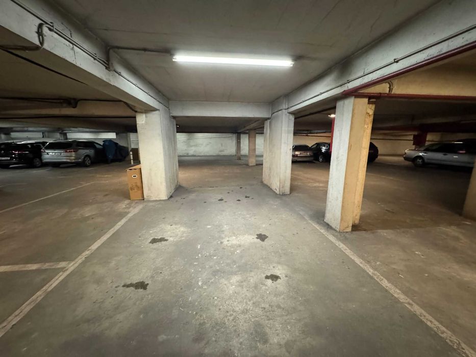 Arrenda-se Garagem Costa Caparica