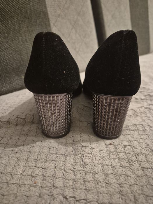 Czółenka słupek 36