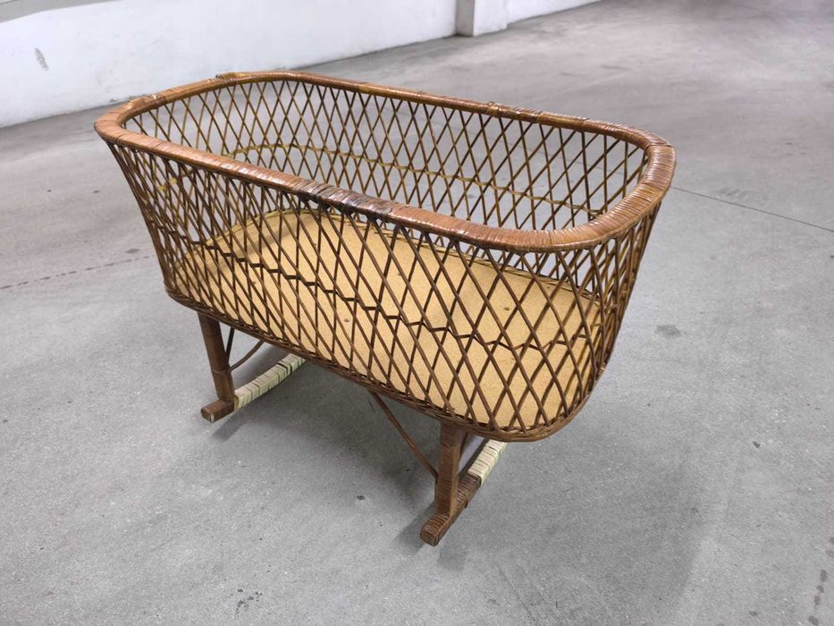 Berço de embalo em verga / Vime vintage (Estilo Boho)