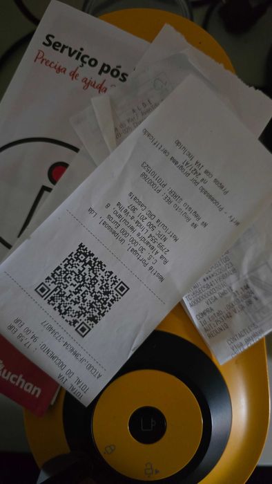 Máquina de Café DELONGHI Nespresso Vertuo Pop ENV90.Y Amarelo