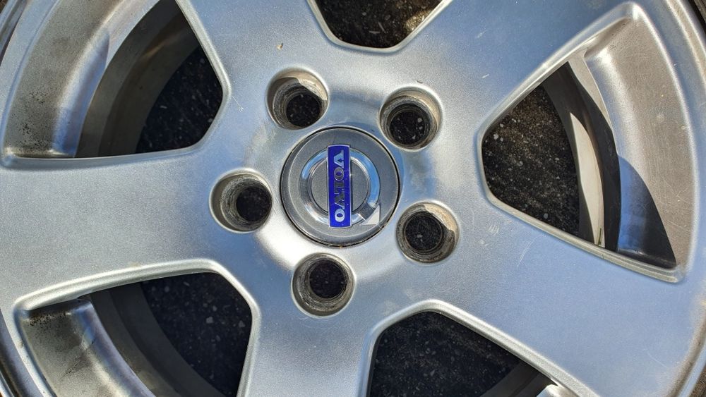 1 jante volvo com pneu