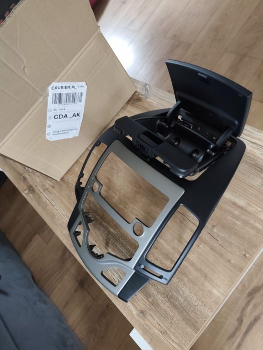 Ramka do radia ze schowkiem, Hyundai i30 2008r oryginał