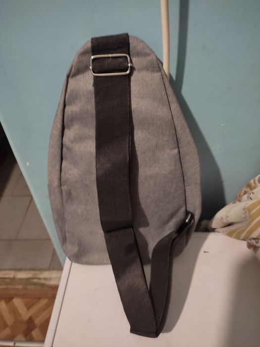Продам барсетку через плече.