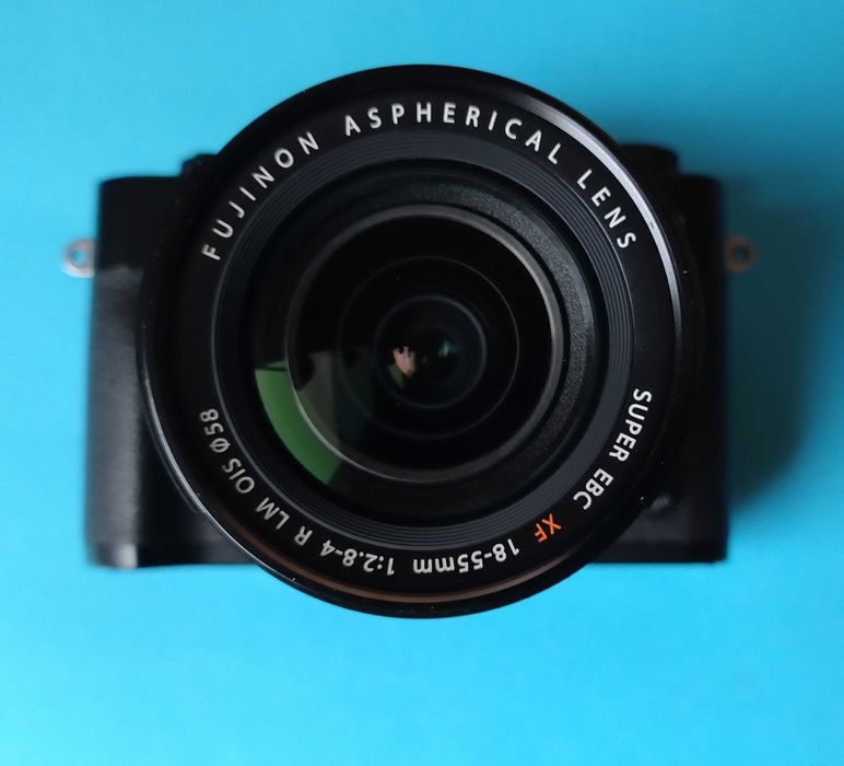 FujiFilm X-T20 z obiektywem