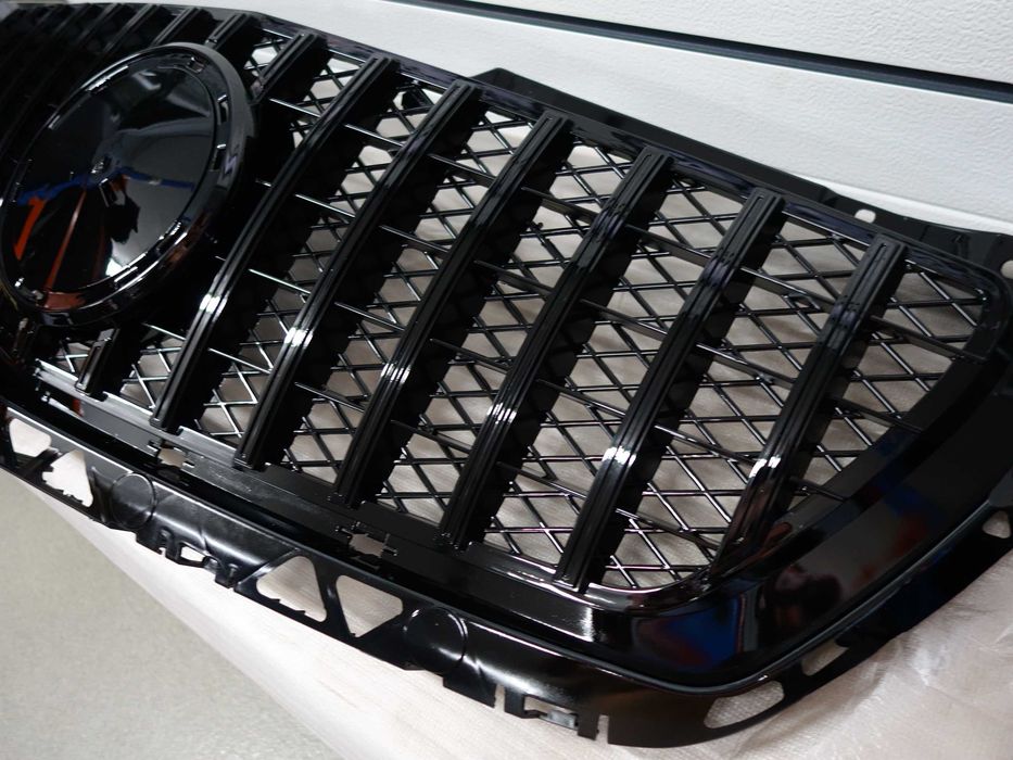 atrapa grill mercedes sprinter 906  2013- lift czarny połysk panamericana