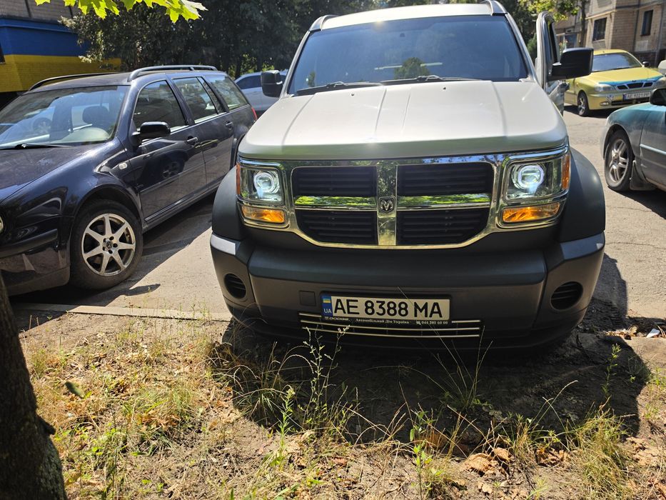 Dodg Nitro 2008 року