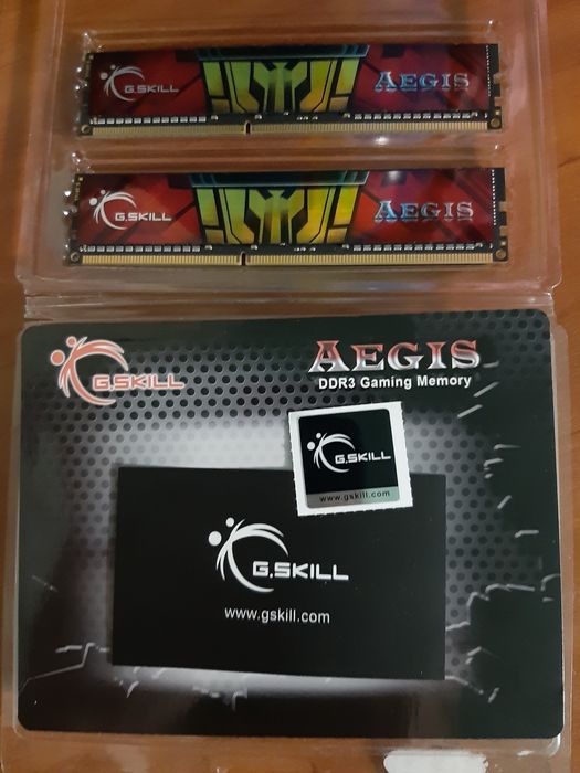 Оперативная память G.Skill 8Gb (2*4Gb) DDR3 1333 MHz (F3-1333C9D-8GIS)