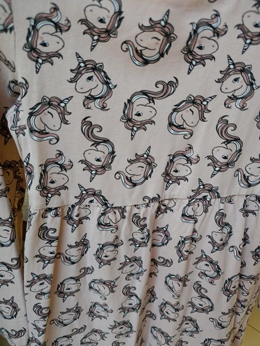 Sukienka na długi rękaw roz.134cm