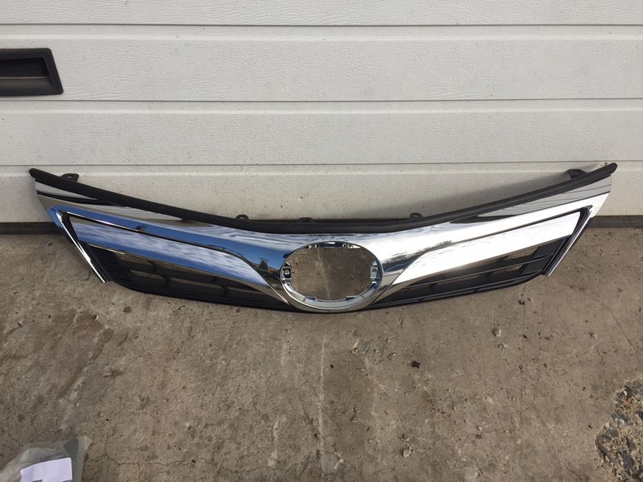 Решотка решетки радиатора Toyota Camry 50 55 USA