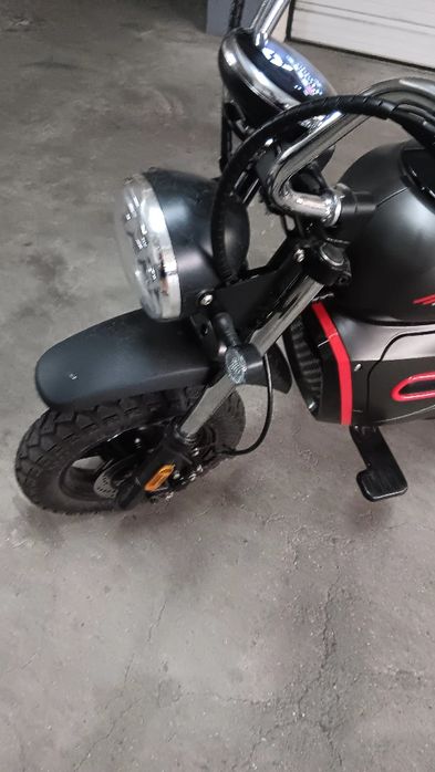 Moto elétrica com 2000 wats e chega a 55 km/h