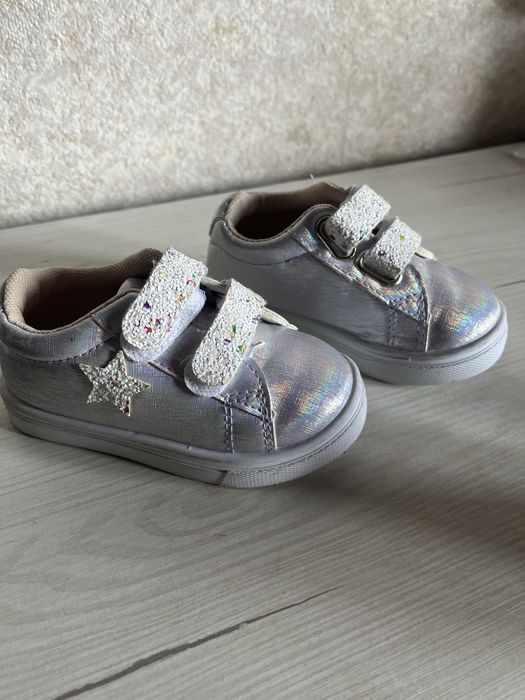 Кросівки 23р