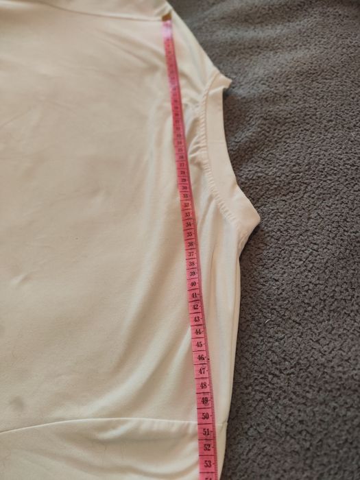 Біла футболка з котами та кроликом