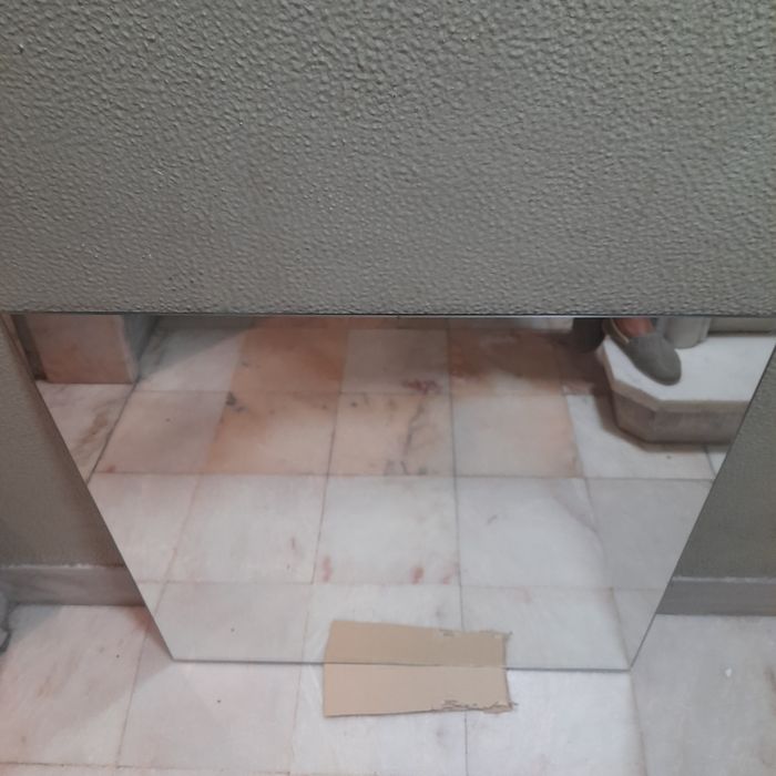 Espelho Minde Ikeia novo e outro