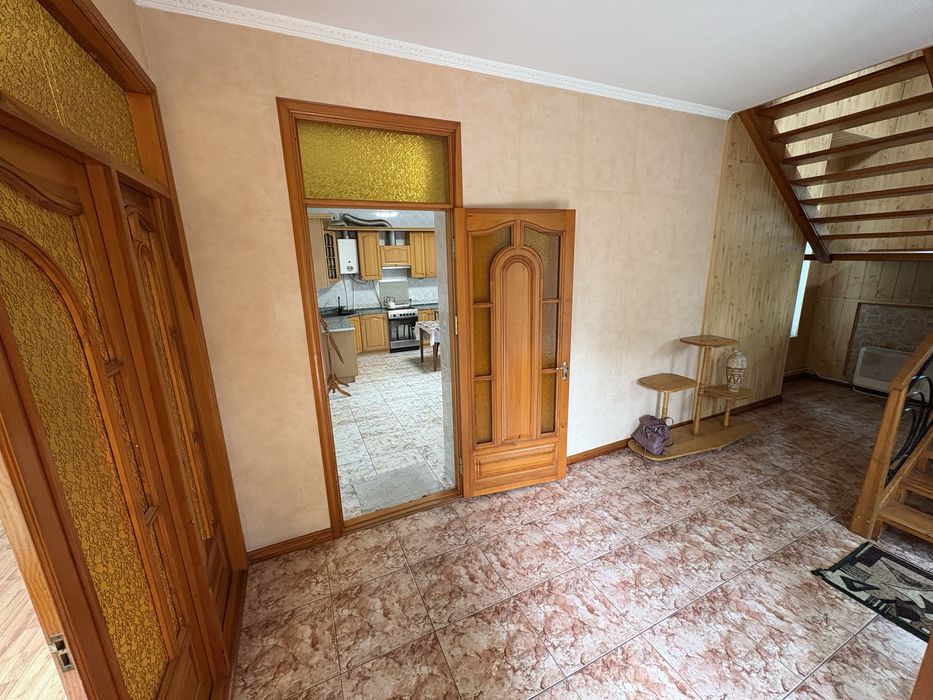 Продаж 2-х поверхового будинку в Центрі міста-250кв.м.Вул.Севастопольс
